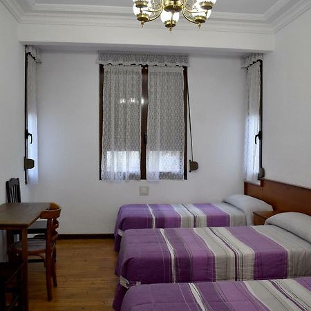 Hostal Oviedo Hotel Leon Exterior photo