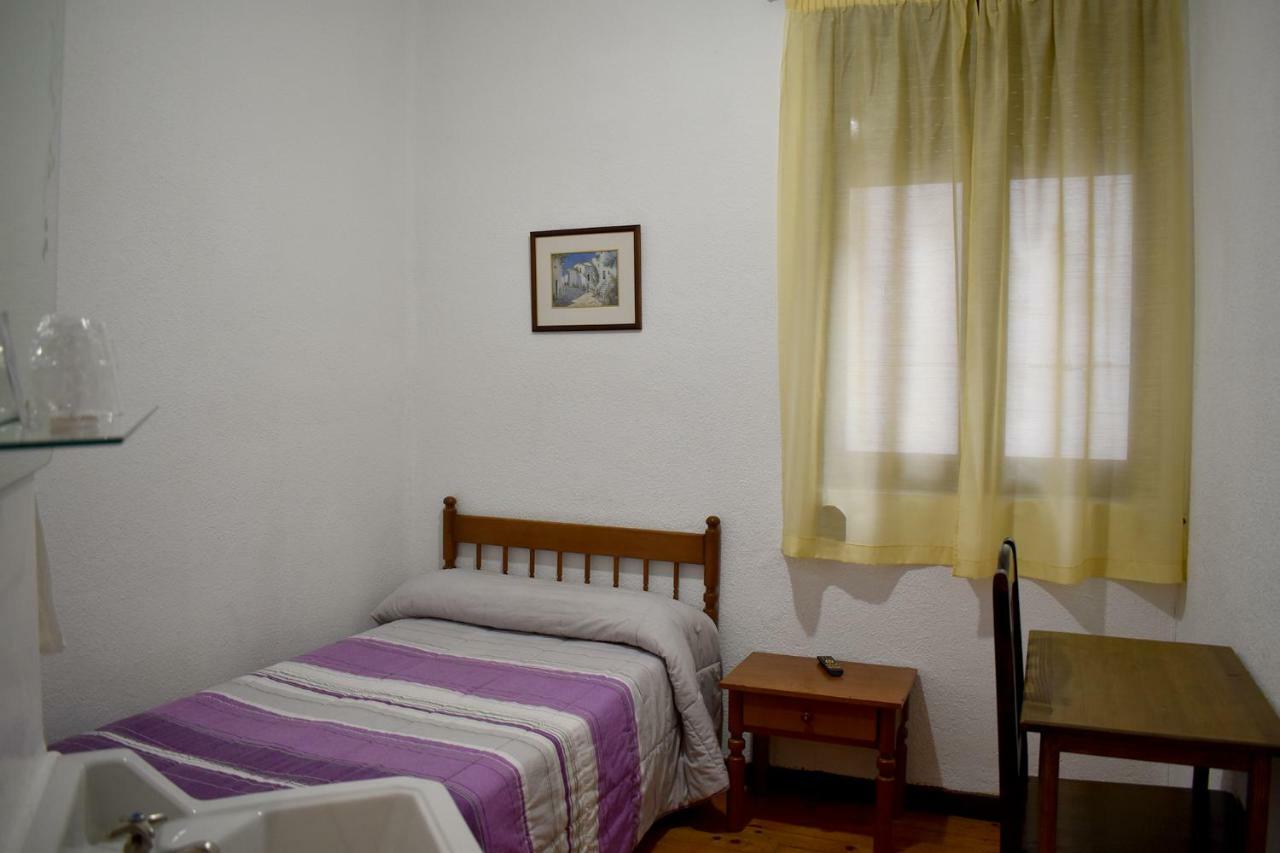 Hostal Oviedo Hotel Leon Exterior photo