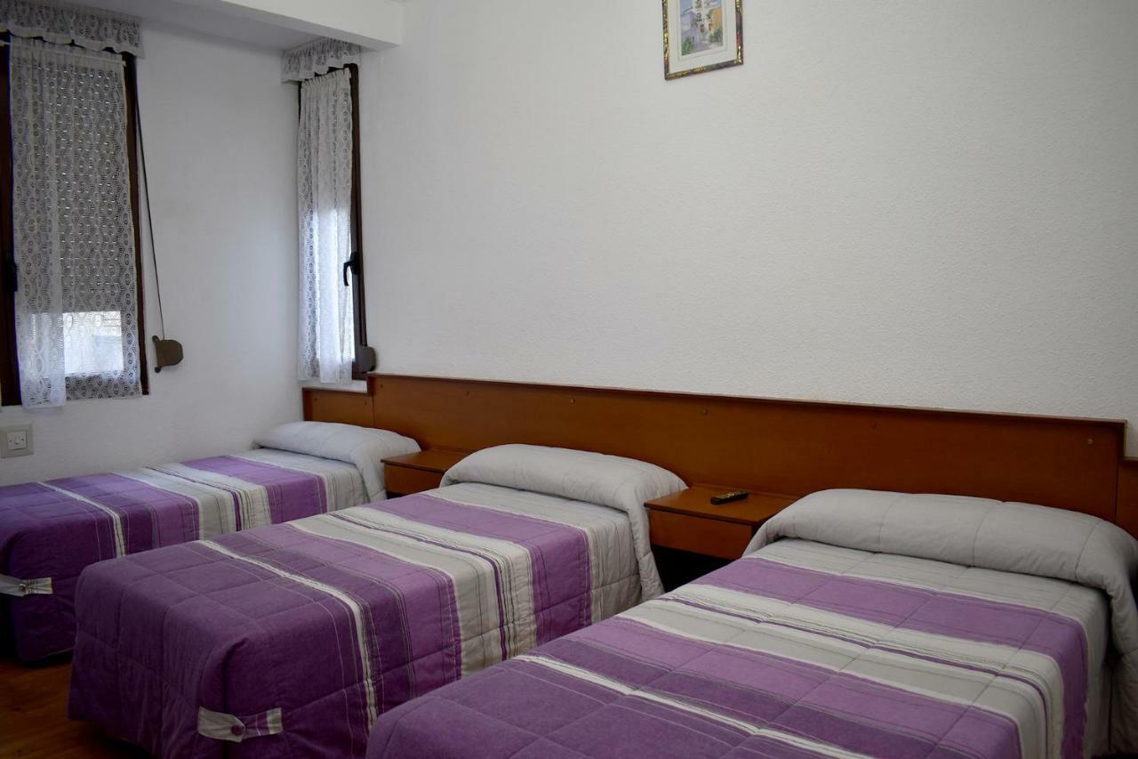 Hostal Oviedo Hotel Leon Exterior photo