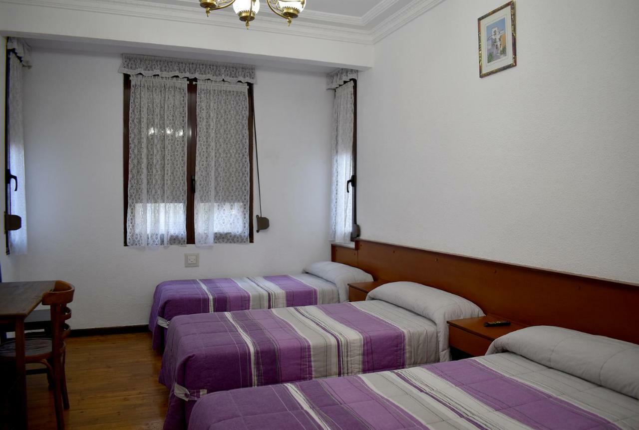 Hostal Oviedo Hotel Leon Exterior photo